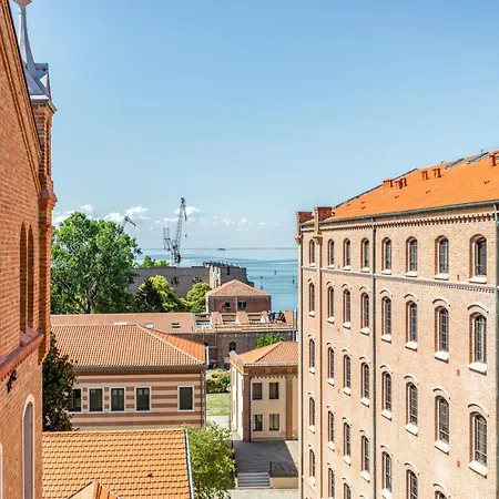 Molino Stucky Burchio * البندقية